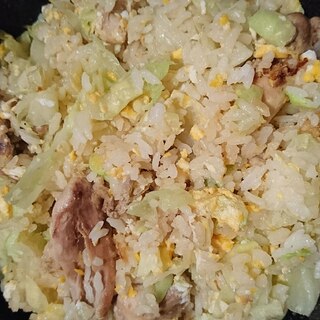 キャベツと鶏肉のシンプル炒飯